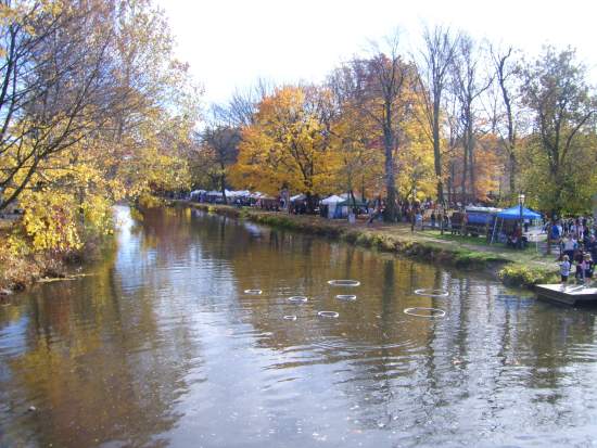 The festival highlights one of the most scenic stretches of canal in the nation.